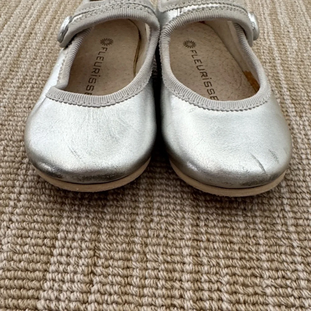 Fleurisse Elizabeth Silver Leather Mary-Jane Shoe With Velcro Closure - Picture 5 of 5